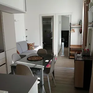 Stefania's Corner, In Appartement